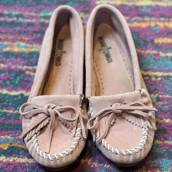Minnetonka Shoes - Women’s Minnetonka Kilty Suede Moc Softsole Size 9